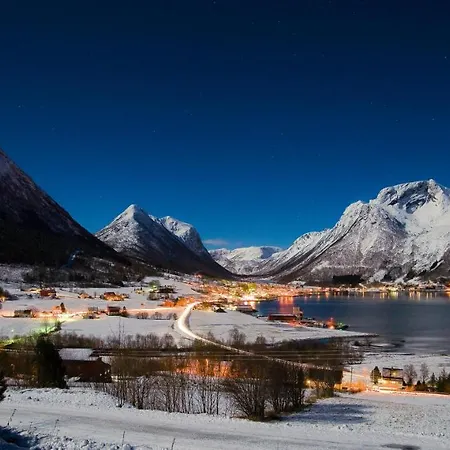 Troll Fjordhytter Syvde Exterior photo